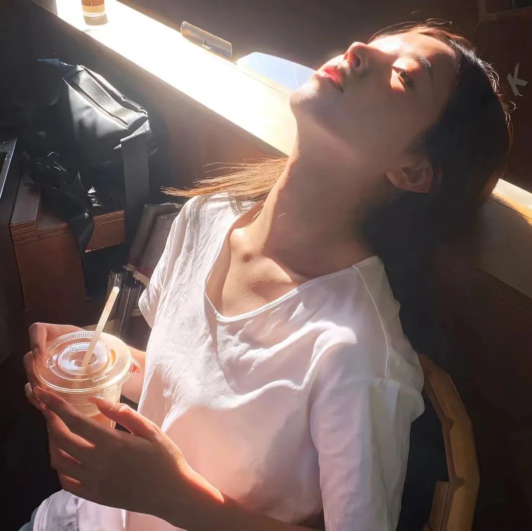 东德蕾丝的爱欲