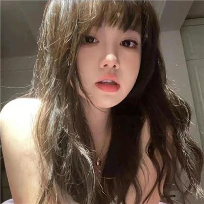 她与她的自画像